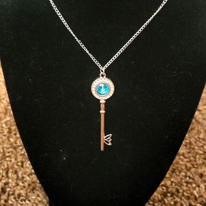 5/$12 Jewlery New Blue Rhinestone Key Pendant Necklace